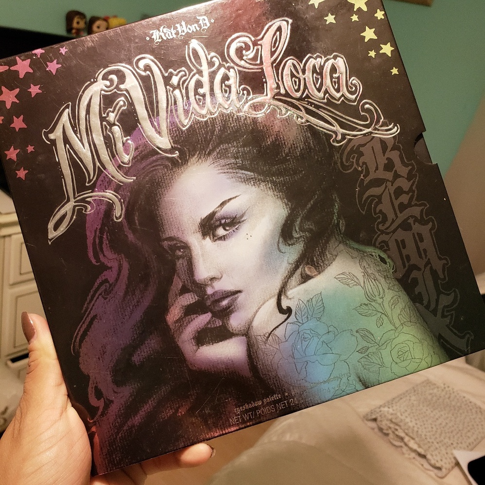☆☆ SOLD ☆☆KAT VON D Mi Vida Loca Palette